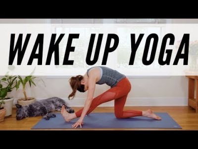 Wake Up Yoga  -  11 Minute Morning Yoga Practice -  Yoga Wit…